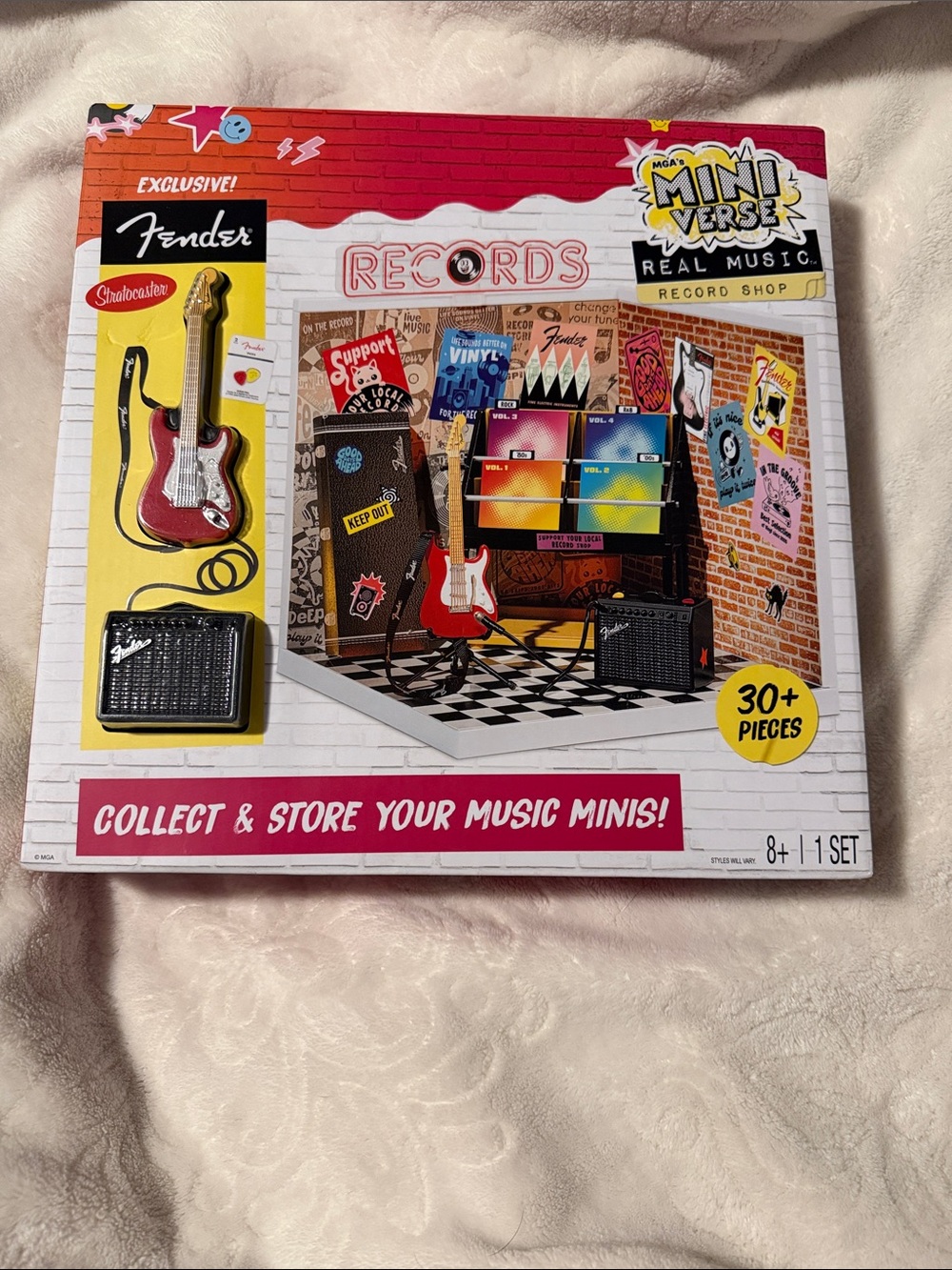 MGA Mini Verse Vinyl Record Shop with Fender Guitar exclusives NIB
